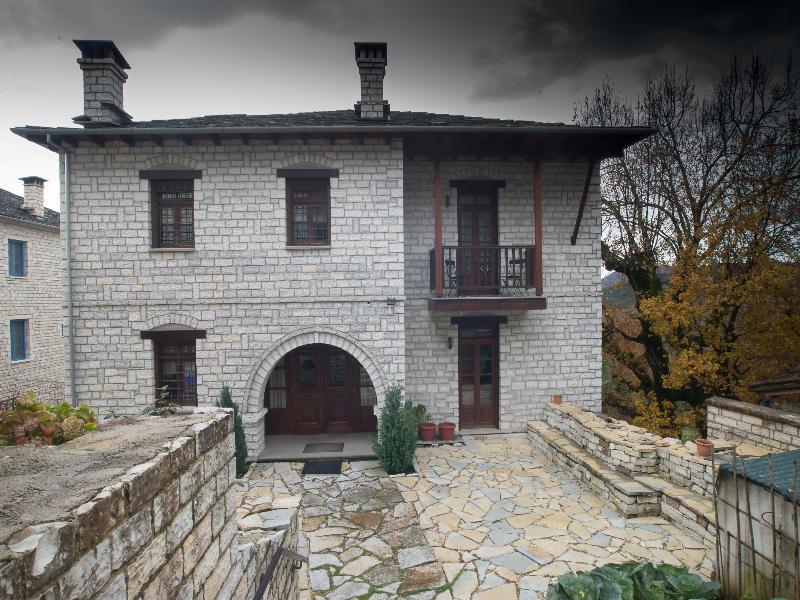 Giagia Evgenia Hotel Vitsa Exterior photo